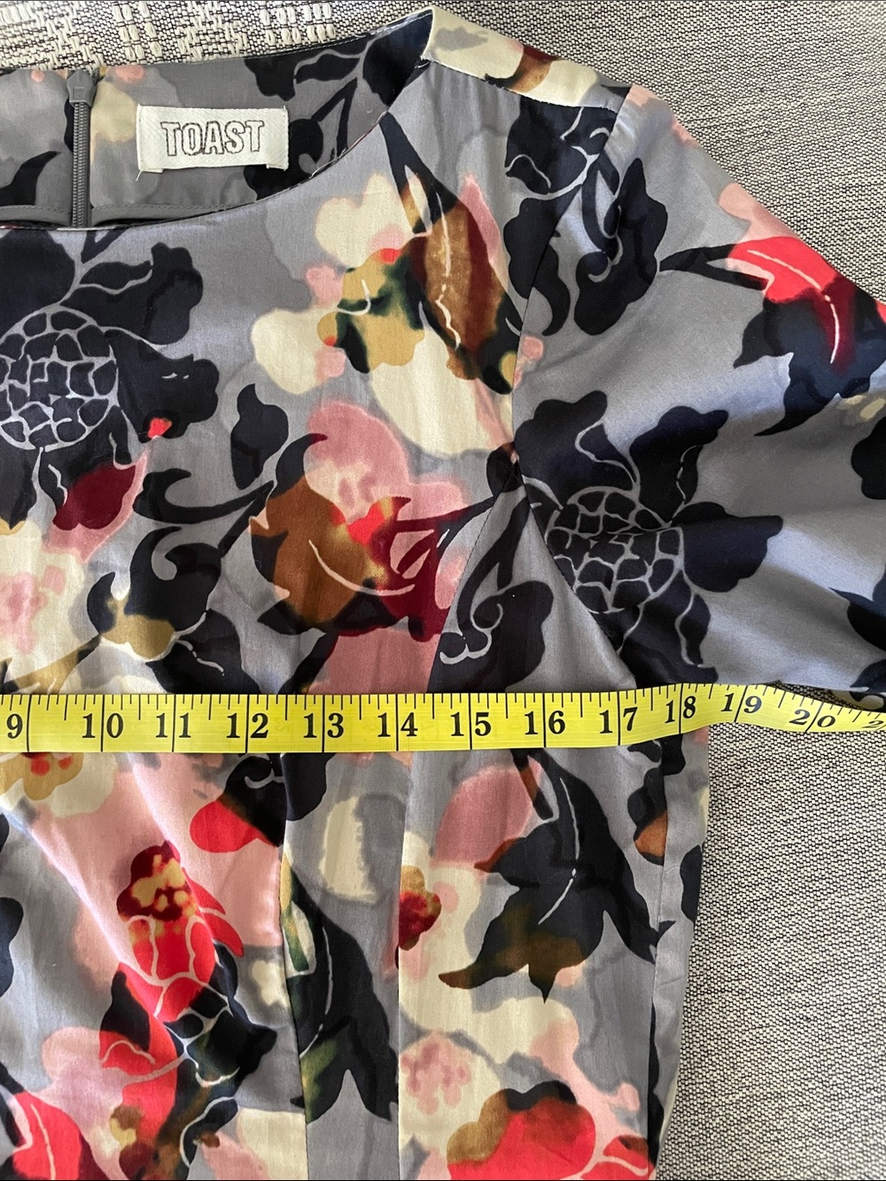 Toast UK gray, black, red cotton floral midi dress US size 10 - Picture 6 of 9